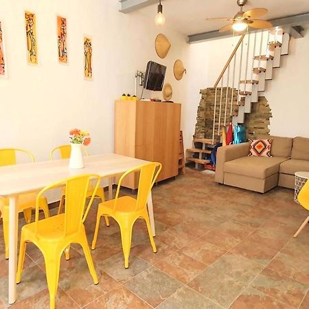 Lovelystay - Yellow Submarine House 拉哥斯 外观 照片