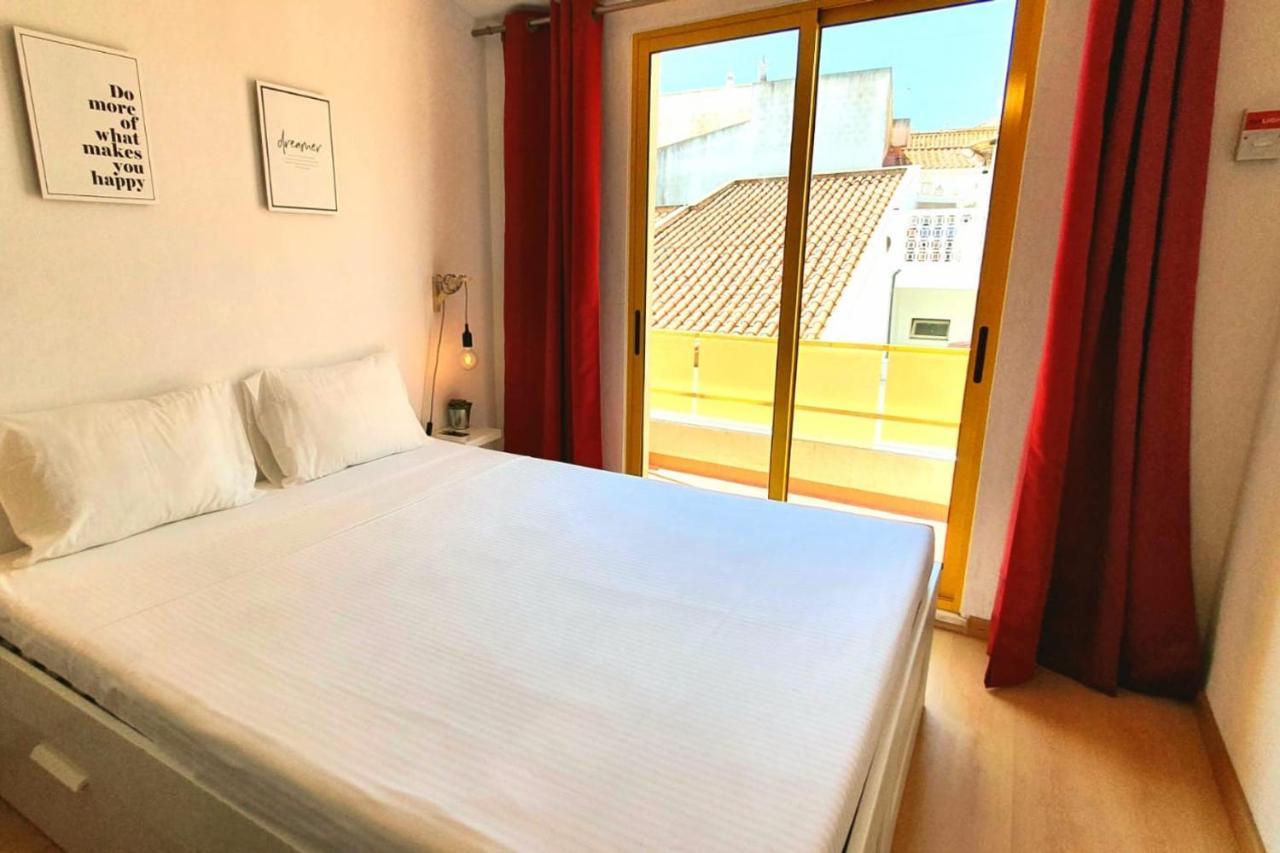 Lovelystay - Yellow Submarine House 拉哥斯 外观 照片