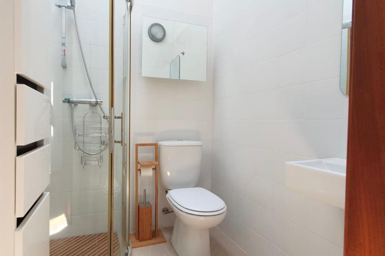 Lovelystay - Yellow Submarine House 拉哥斯 外观 照片