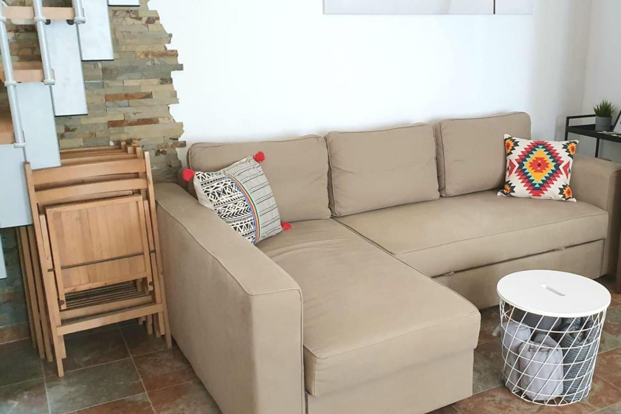 Lovelystay - Yellow Submarine House 拉哥斯 外观 照片