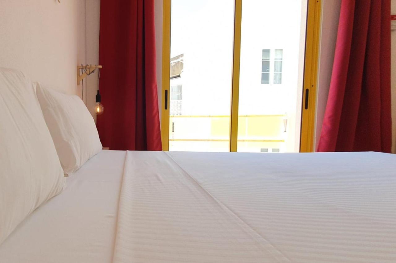 Lovelystay - Yellow Submarine House 拉哥斯 外观 照片