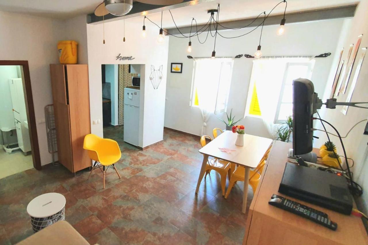 Lovelystay - Yellow Submarine House 拉哥斯 外观 照片